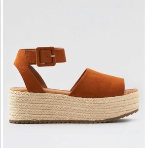 LOOKING FOR THESE SHOES!